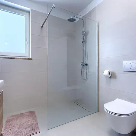 Villa Jolanda By Interhome