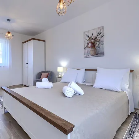 Jolanda By Interhome Villa Žminj