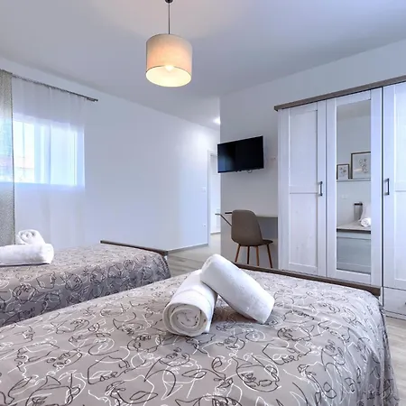 Jolanda By Interhome Villa *