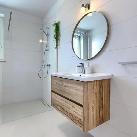 Jolanda By Interhome Villa *