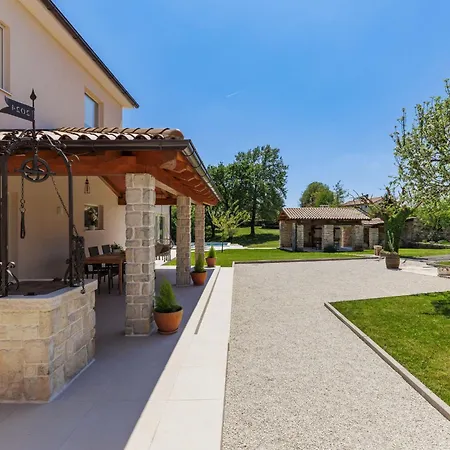 Jolanda By Interhome