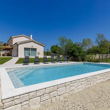 Villa Jolanda By Interhome