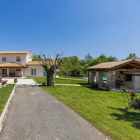 Jolanda By Interhome Žminj