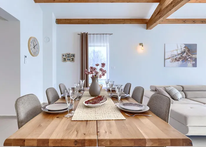 Jolanda By Interhome