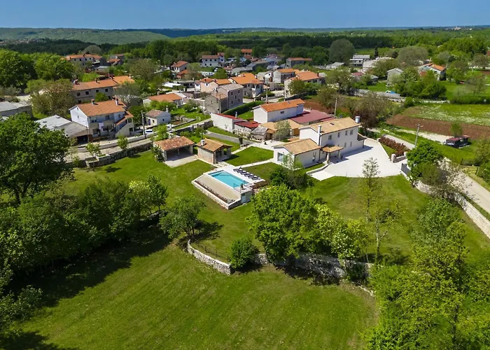 Jolanda By Interhome Villa Žminj