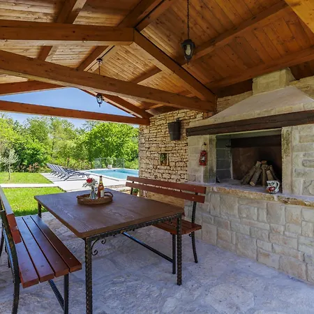 Jolanda By Interhome Žminj