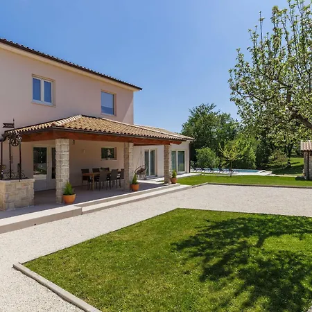 Jolanda By Interhome Villa Žminj