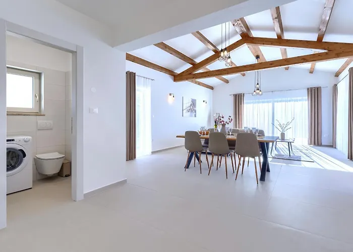 Jolanda By Interhome *