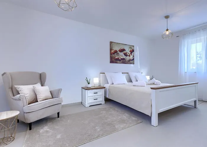 Jolanda By Interhome * Zminj