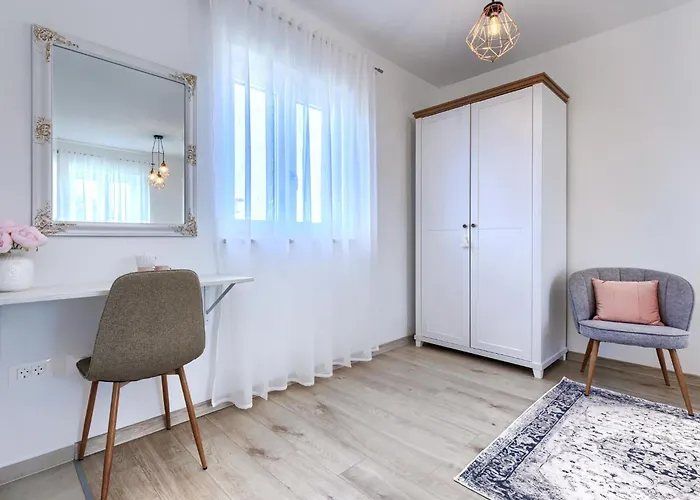 Jolanda By Interhome * Zminj