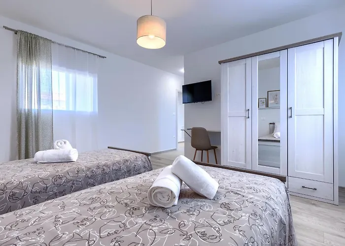 Jolanda By Interhome Villa *