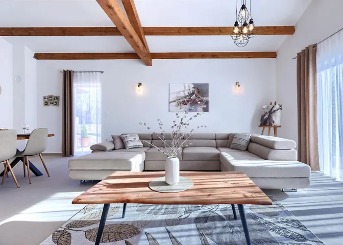 Jolanda By Interhome *