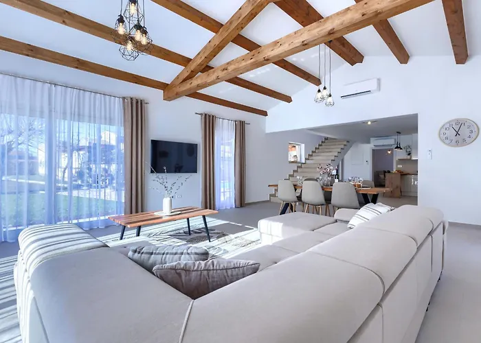 Villa Jolanda By Interhome