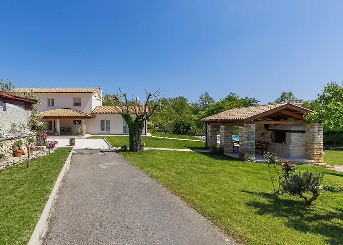 Jolanda By Interhome Zminj