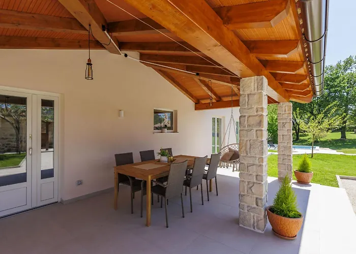 Jolanda By Interhome Zminj